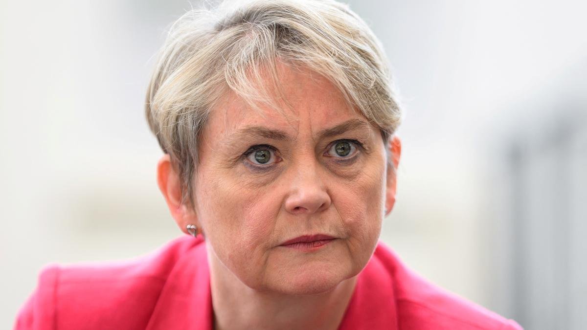 New U.K. law to target gangs pushing illegal immigration with social media advertisements