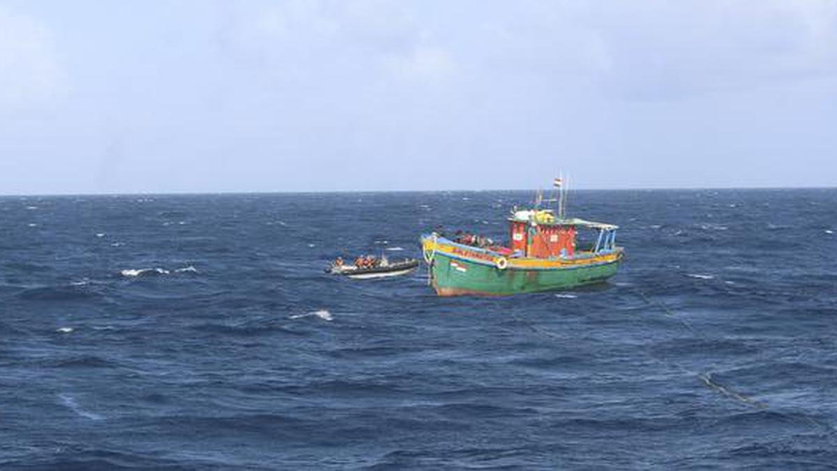 Sixty-eight African migrants killed as boat capsises off Yemen