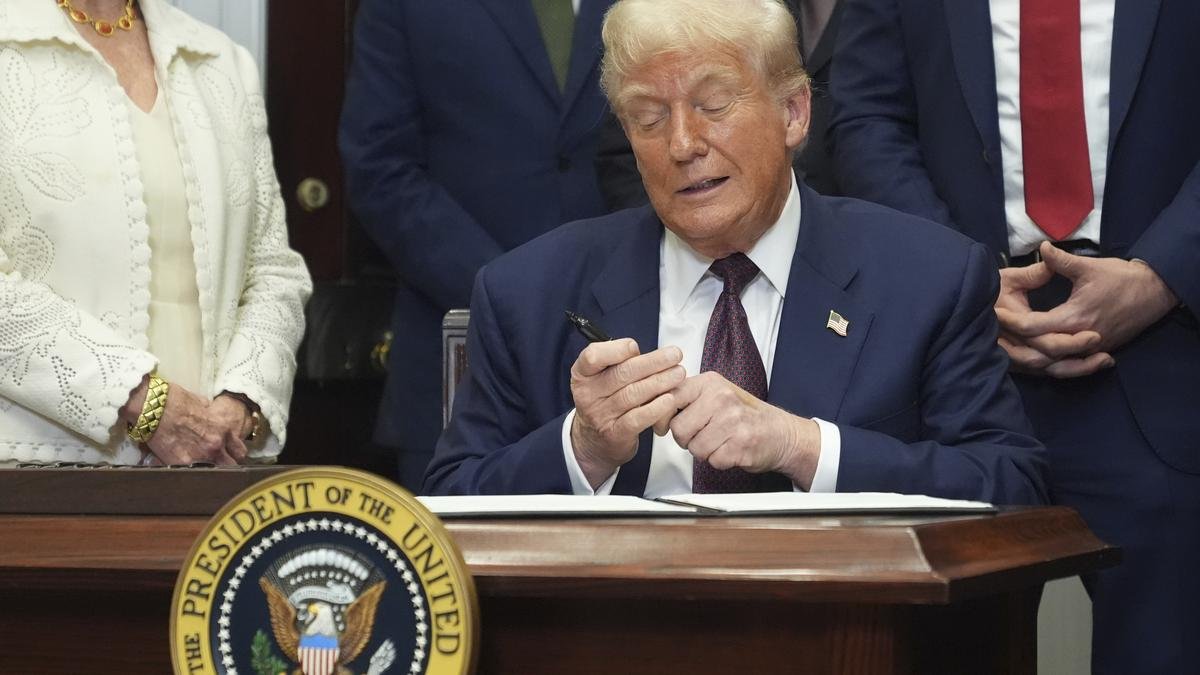 Smithsonian museum removes Trump impeachment references: report