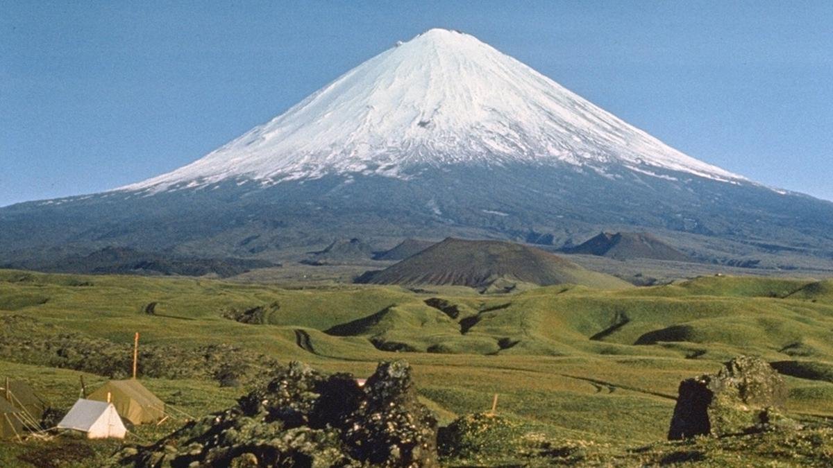 Tsunami possible in Russia’s Kamchatka after earthquake; dormant volcano erupts