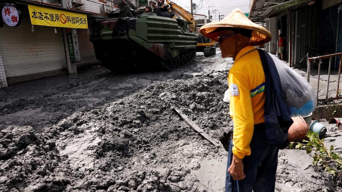 14 killed, 124 missing in Taiwan after barrier lake burst