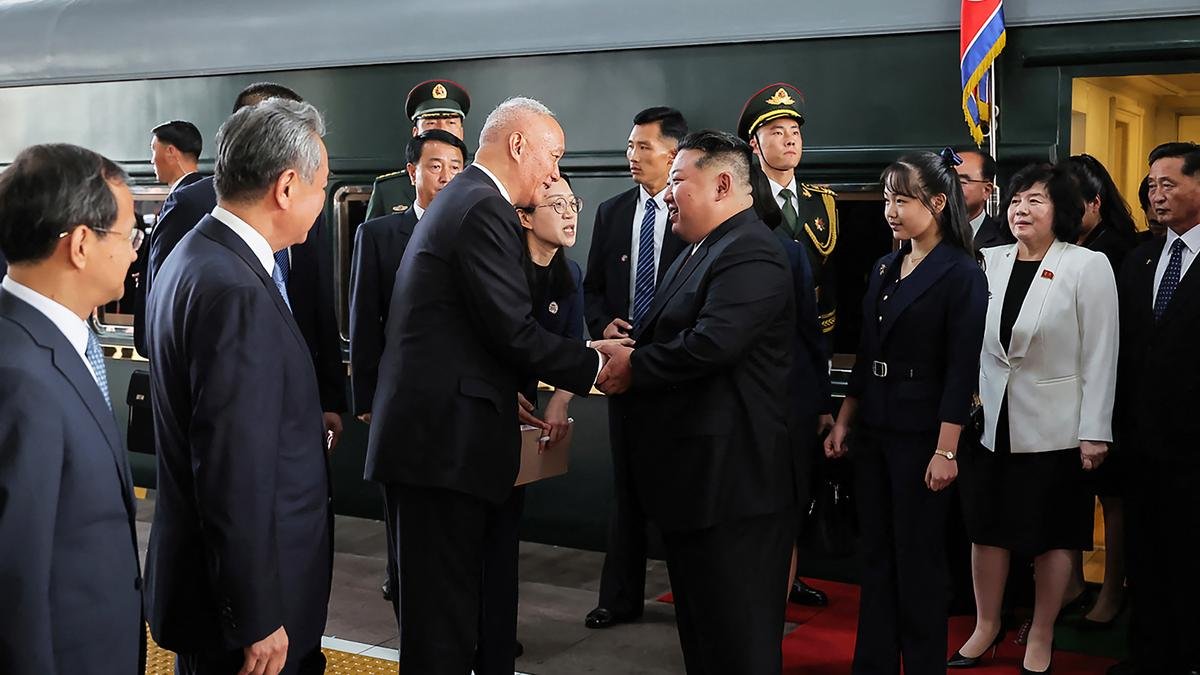 Kim Jong Un’s daughter, likely successor to North Korea’s Supreme Leader, makes international debut at China military parade