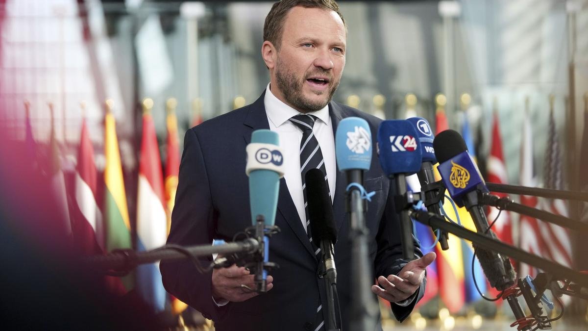 Russian jets over Estonia ignored signals from NATO pilots, officials say